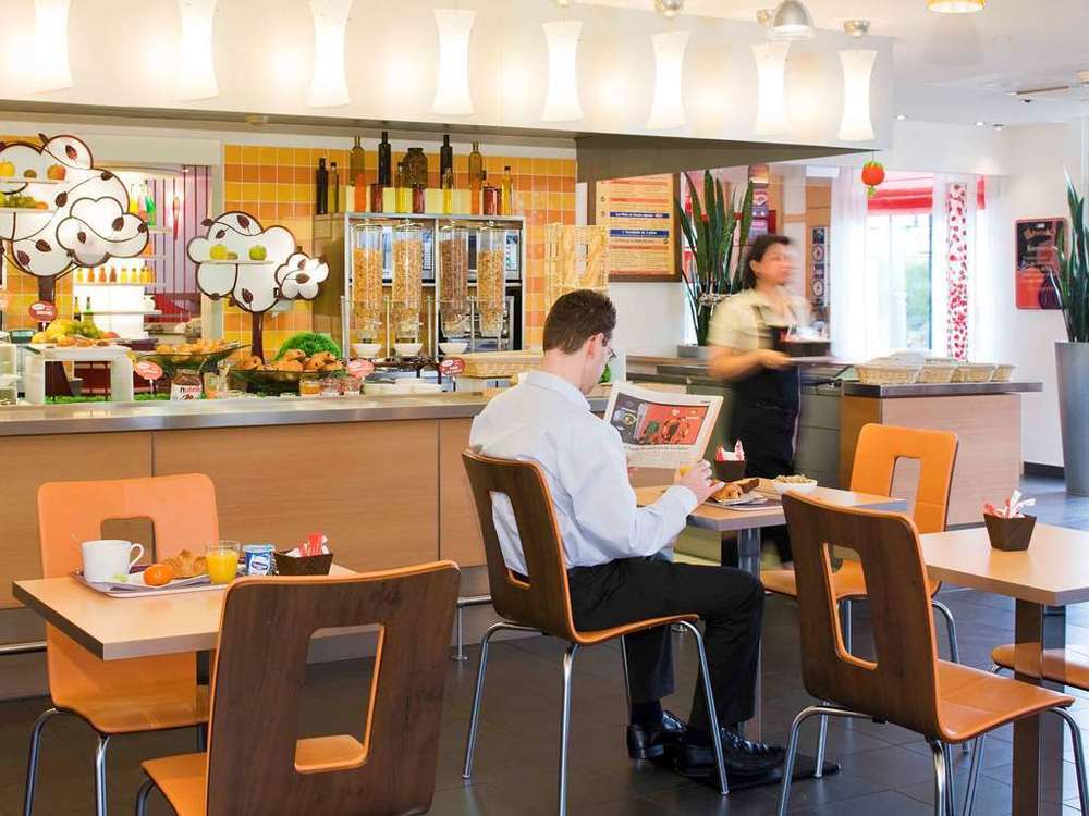 ibis Mulhouse Ile Napoleon Sausheim Restaurante foto