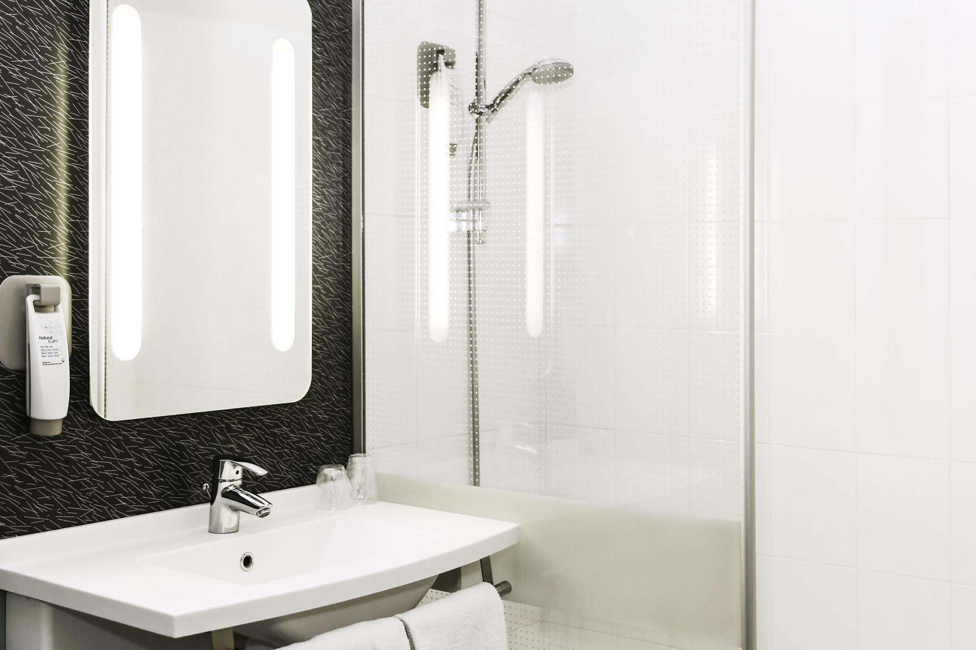 ibis Mulhouse Ile Napoleon Sausheim Exterior foto