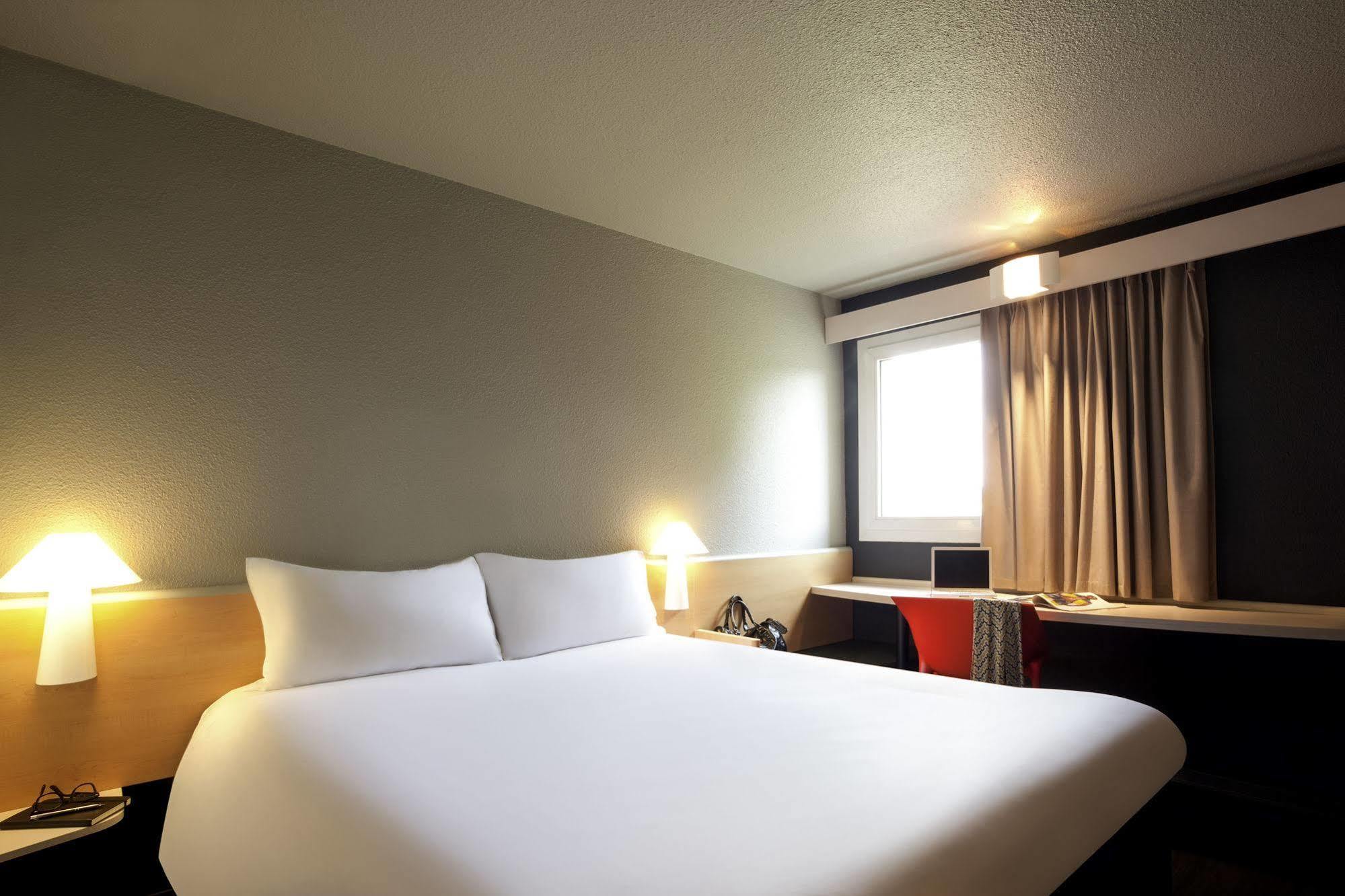 ibis Mulhouse Ile Napoleon Sausheim Exterior foto